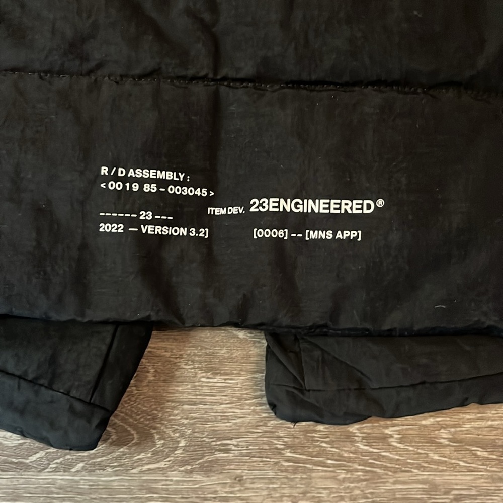 Essential Statement Jordon Vest. - image 5